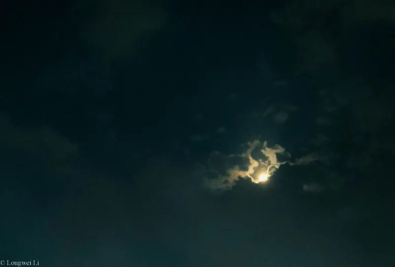 夜空 · 孤悬月